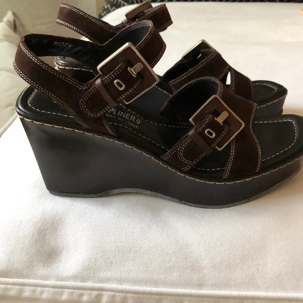 NIB DONALD PLINER WEDGE SHOES SUEDE MARCH23 8.5